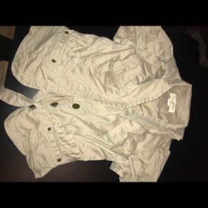 Women’s button down, collared shirt